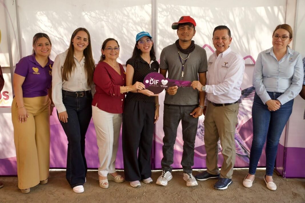 Fortalece DIF Altamira bienestar de familias vulnerables con entrega de viviendas
