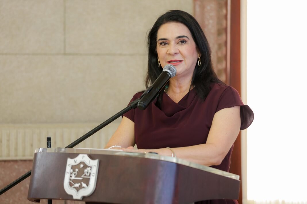 Presenta Mónica Villarreal ante el Cabildo su Segundo Informe de Gobierno