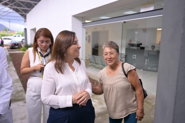 Servicio universal de salud, gratuito y accesible para todos los veracruzanos