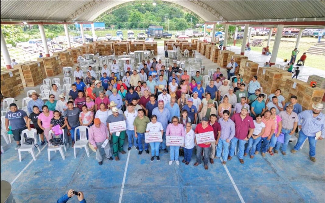 FORTALECEN LA APICULTURA EN LA HUASTECA CON APOYOS DE SEDARPA