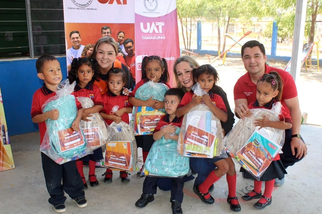 Entrega Familia UAT útiles escolares a niñez vulnerable con la colecta “Impulsando Corazones”