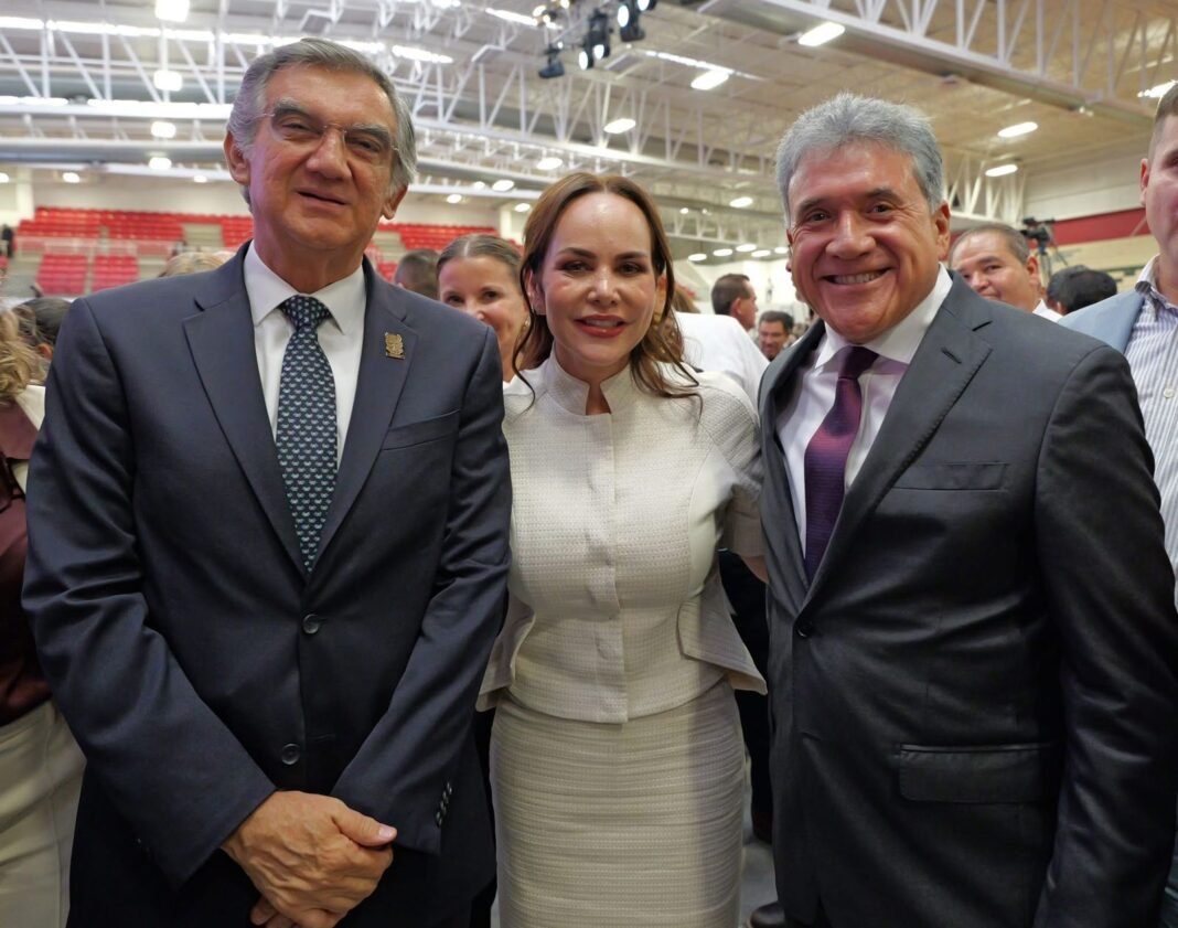 Reconoce Armando Martínez trabajo y resultados de Carmen Lilia Canturosas en Nuevo Laredo
