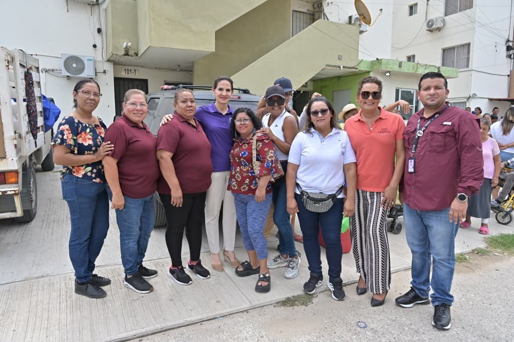 Atiende DIF Tampico con paquetes alimentarios a familias de la colonia Luis Donaldo Colosio