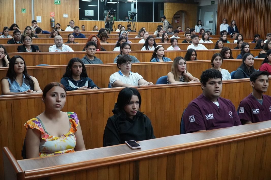 Dictan en la UAT conferencia sobre estrategias de paz en entornos universitarios