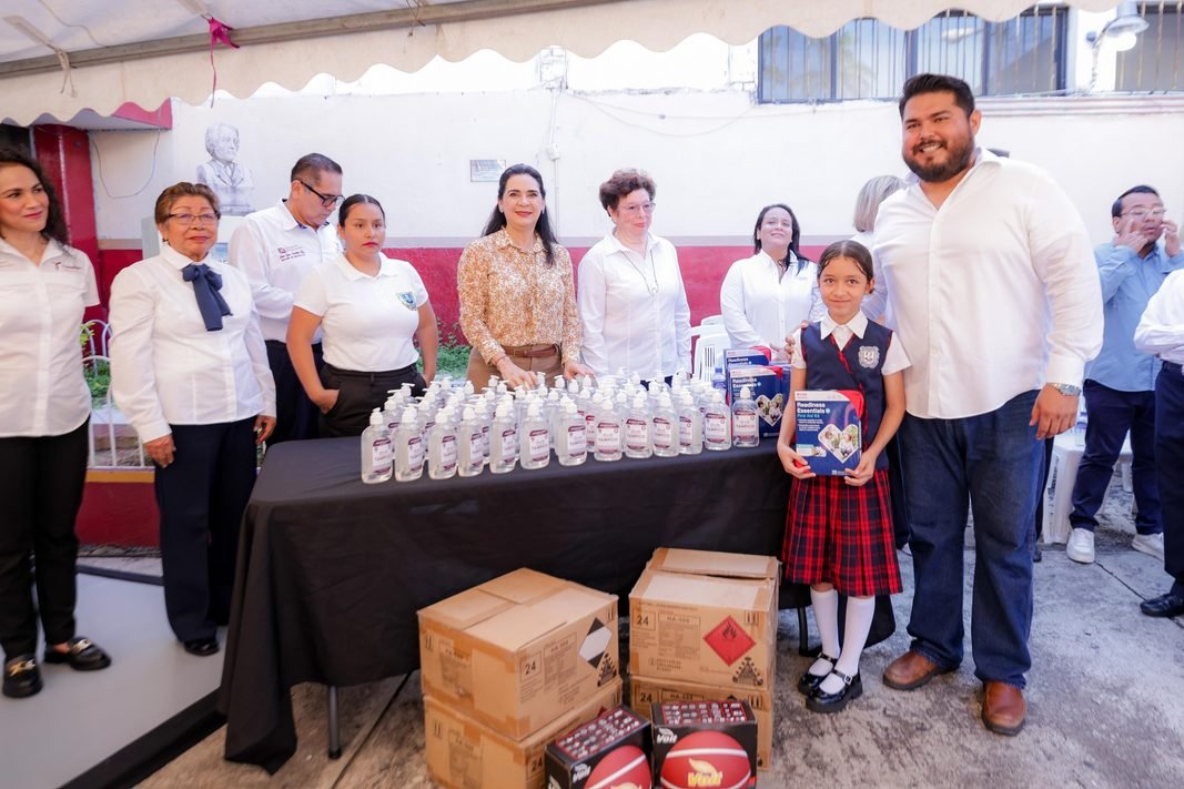 Mónica Villarreal, impulsa mejoras y mantenimiento en escuelas de Tampico