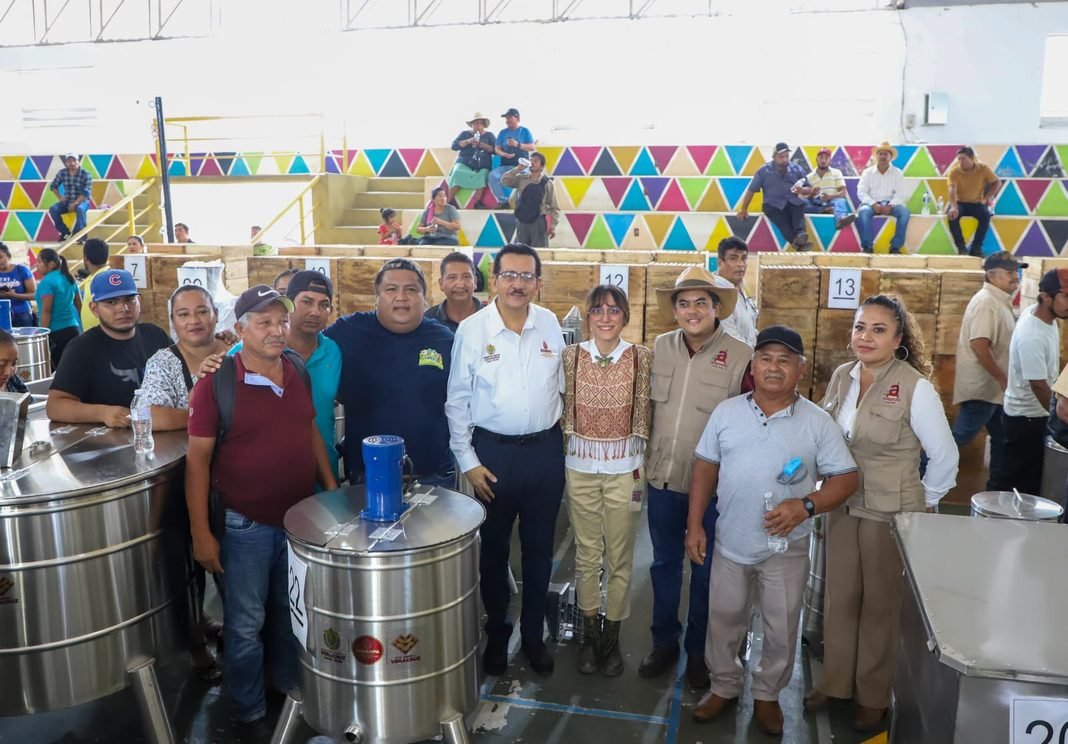 Sedarpa destina 16 mdp para fortalecer a productores apícolas
