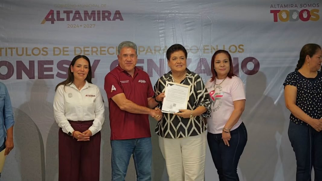 Beneficia Armando Martínez a familias de Altamira con 923 títulos de propiedad
