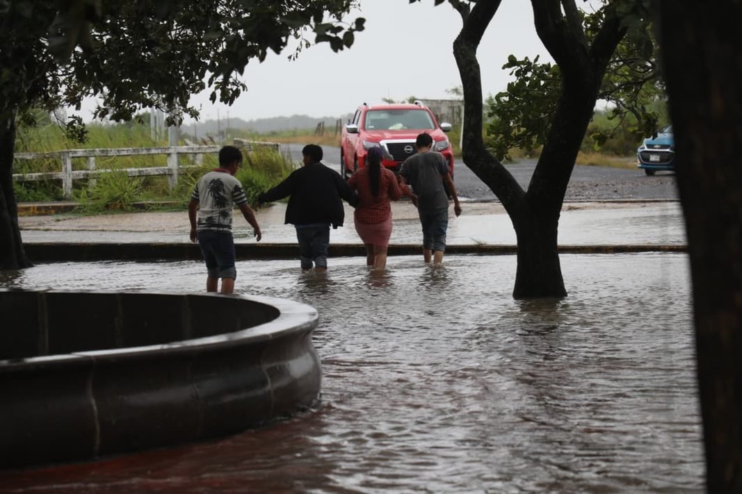 Continúa suspensión de clases en 8 municipios en el sur de Veracruz