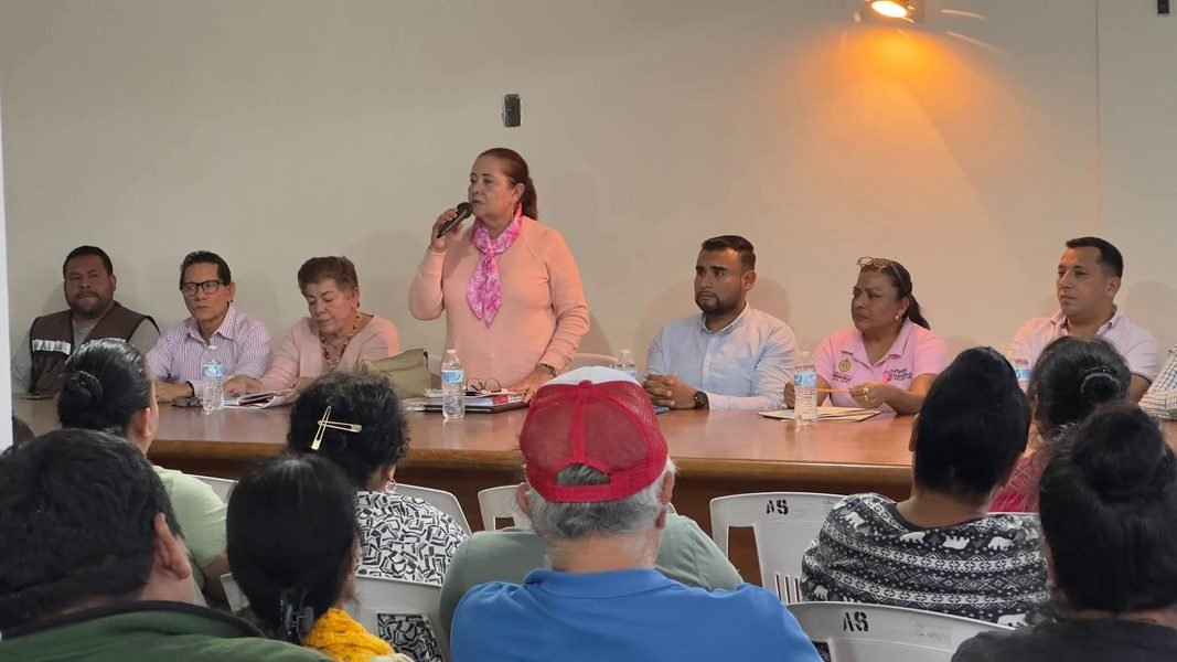¡BUSCAN ORDENAR Y FORTALECER EL MERCADO MUNICIPAL DE PLATÓN SÁNCHEZ!