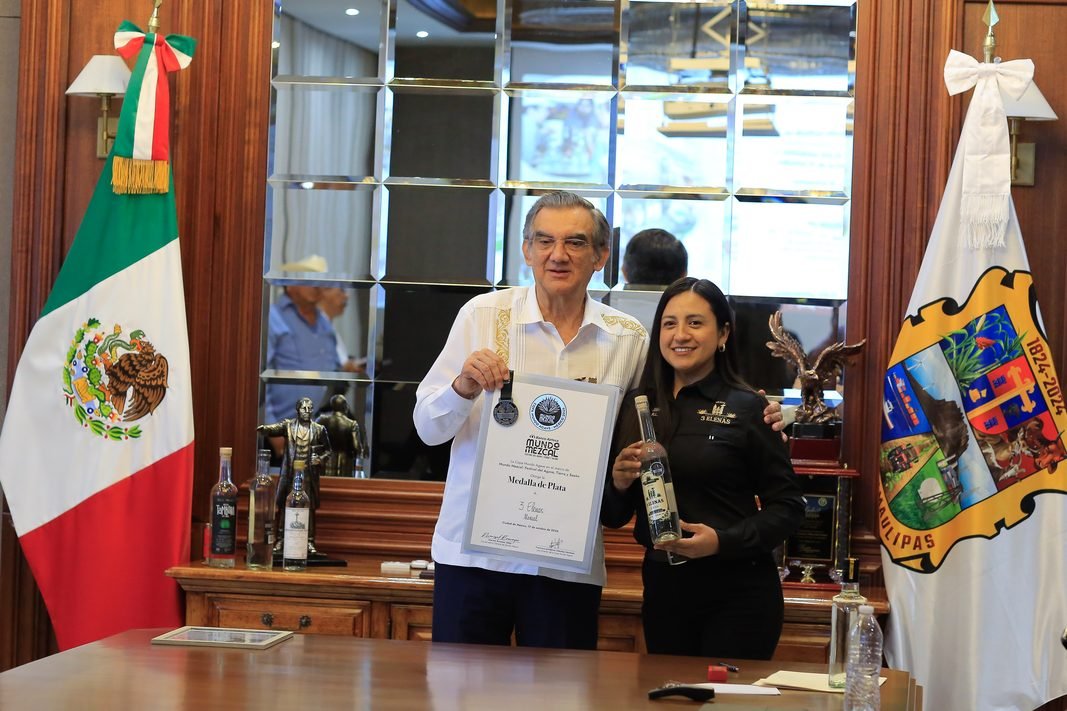 Refrenda Américo apoyo a productores de mezcal de Tamaulipas con fideicomiso