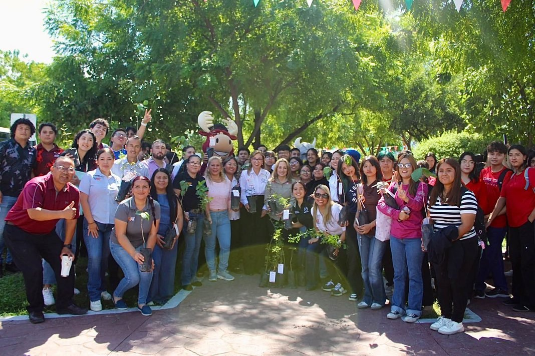 Realiza la UAT con éxito la jornada de reforestación “Jardines de Carrera”