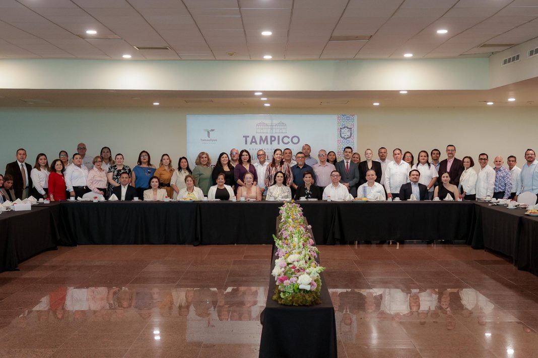 Refrenda Mónica Villarreal respaldo a los profesionales de la salud